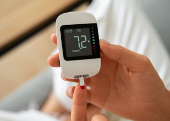 В Новосибирске создают глюкометр без прокола: уровень сахара определят по поту