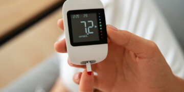 В Новосибирске создают глюкометр без прокола: уровень сахара определят по поту