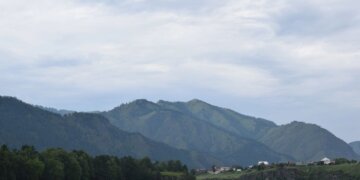 Стало известно, куда россияне поедут весной с детьми