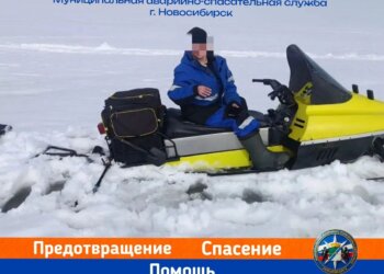 Спасатели вызволили снегоход с двумя сибиряками рядом с островом Тань-Вань