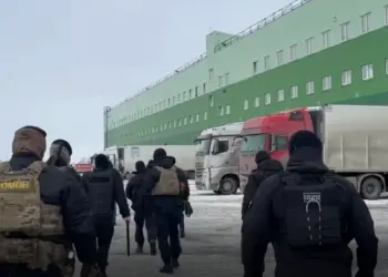 Рейд в кафе и на складах: в Новосибирске проверили более 200 мигрантов