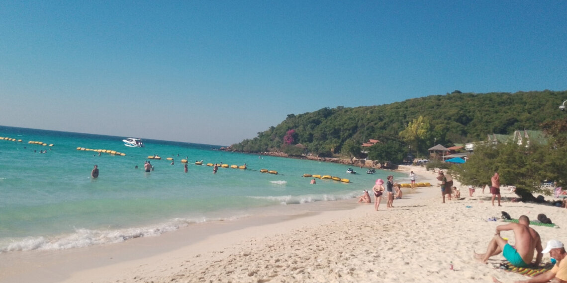 Авиабилеты в Турцию и на Мальдивы подорожают на 15 тысяч рублей из-за топливного сбора