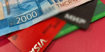 В Новосибирске сотрудник банка попал под уголовное дело за утечку данных клиентов