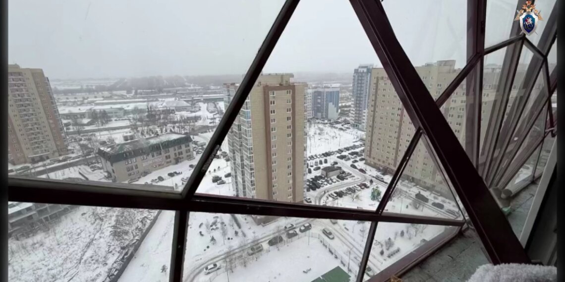 Тела женщины и её малолетней дочери обнаружили под окнами многоэтажки