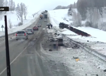 Страшная авария: фура, бензовоз и легковушка столкнулись в Черепановском районе