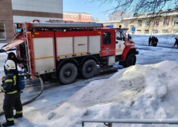 Пожар в НГТУ: эвакуация двух тысяч человек обошлась без пострадавших