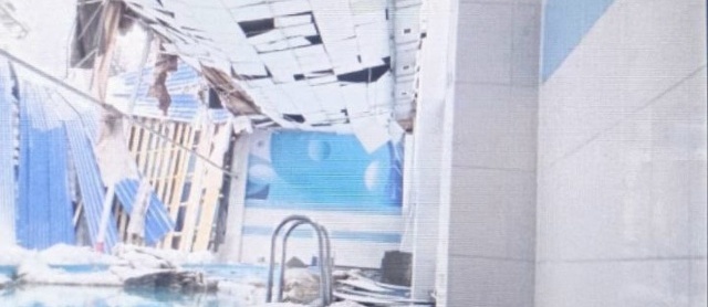 Крыша бассейна рухнула в детском лагере Кузбасса из-за снега