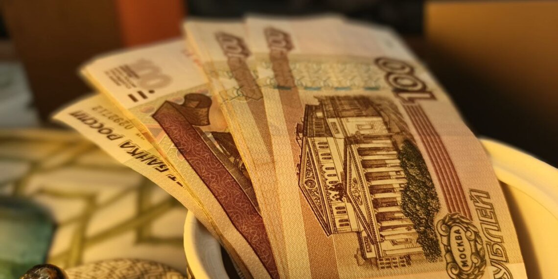 Новосибирцы оценили достойную пенсию в 53 700 рублей