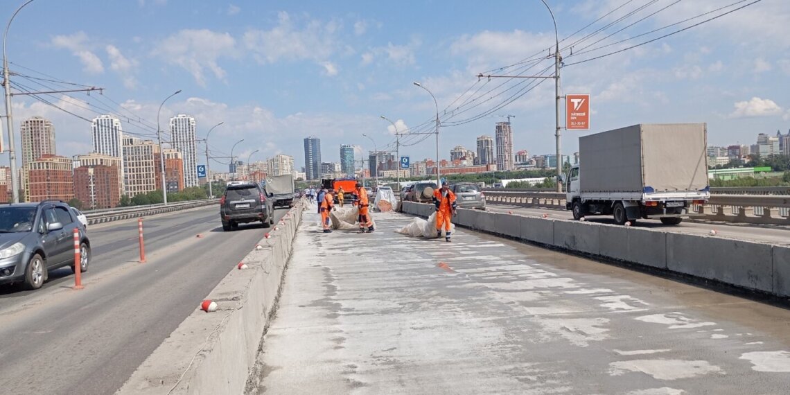В Новосибирске возобновился ремонт Димитровского моста через Обь