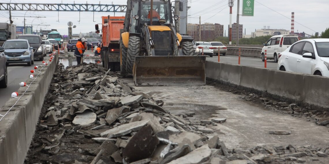 В Новосибирске назвали сроки завершения ремонта Димитровского моста