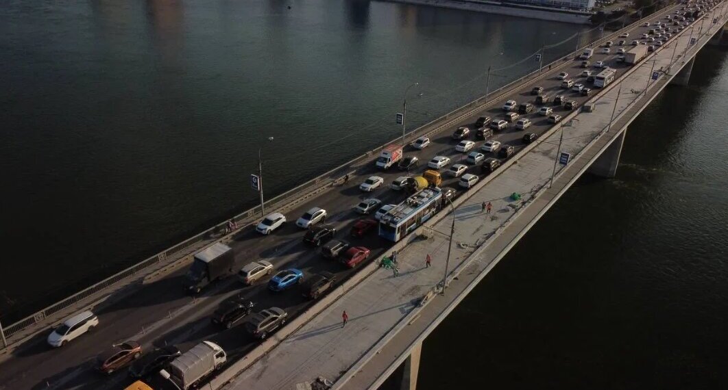 В ночь с 19 на 20 марта на Димитровском мосту начнут подготовительные к ремонту работы