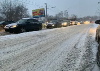 В Новосибирской области перекрыли движение по трассе в Ленинск-Кузнецкий