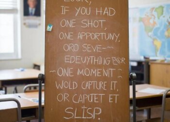 «Шпрехен зи дойч?»: в российских школах хотят сделать обязательным изучение двух иностранных языков