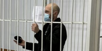 «Опасается за детей»: в Новосибирске отправили в СИЗО поджигателя из Кировского района