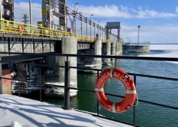 Запаса воды в снеге на треть больше нормы: на Новосибирской ГЭС готовятся к паводку