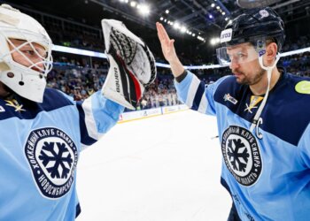 ХК «Сибирь» обыграл ЦСКА и вырвал последнее место в плей-офф КХЛ