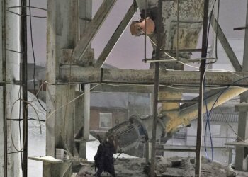 Тяжелая травма на производстве: рабочий пострадал на заводе «Сибирский бетон» в Новосибирске