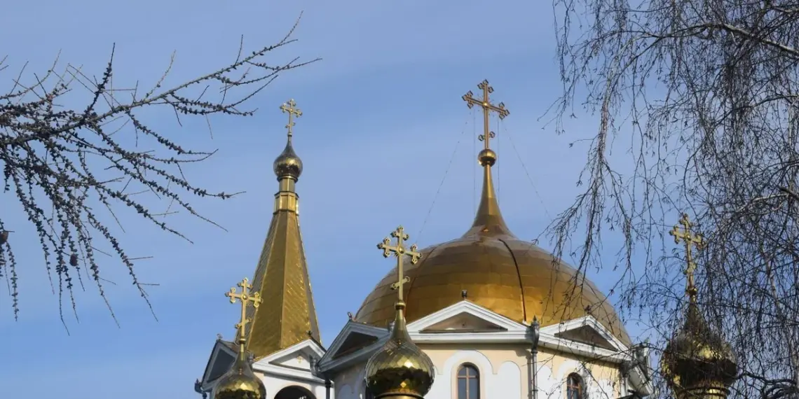 Неизвестные обокрали православный храм в Новосибирской области