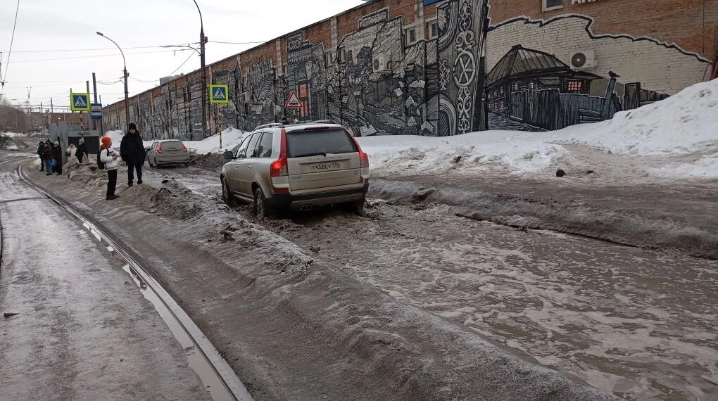 «Готовим лодки и сапоги»: новосибирский Гидрометцентр объявил штормовое предупреждение