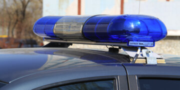 В Тогучине судимый мужчина открыл стрельбу из травмата по 20-летнему парню возле кафе