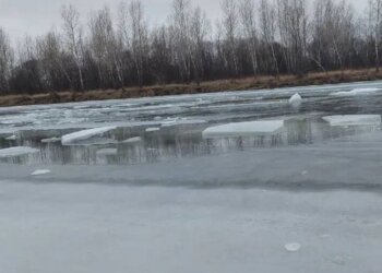 Семилетний мальчик погиб, провалившись под лёд в Красноярском крае