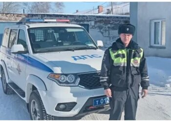 Полицейский из НСО вынес мужчину из огня: в Каргате инспектор ДПС спас человека от смерти в пожаре