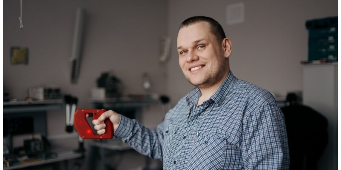 В Новосибирске усовершенствовали навигатор для незрячих «Барьер Трек»