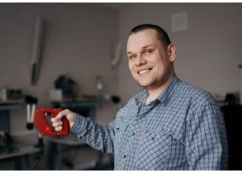 В Новосибирске усовершенствовали навигатор для незрячих «Барьер Трек»