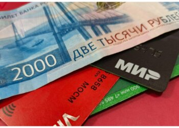 В Новосибирске будут судить «координатора» и обнальщиков телефонных мошенников