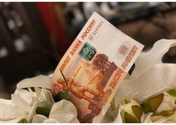 Нищих самозанятых предложили снимать с учёта