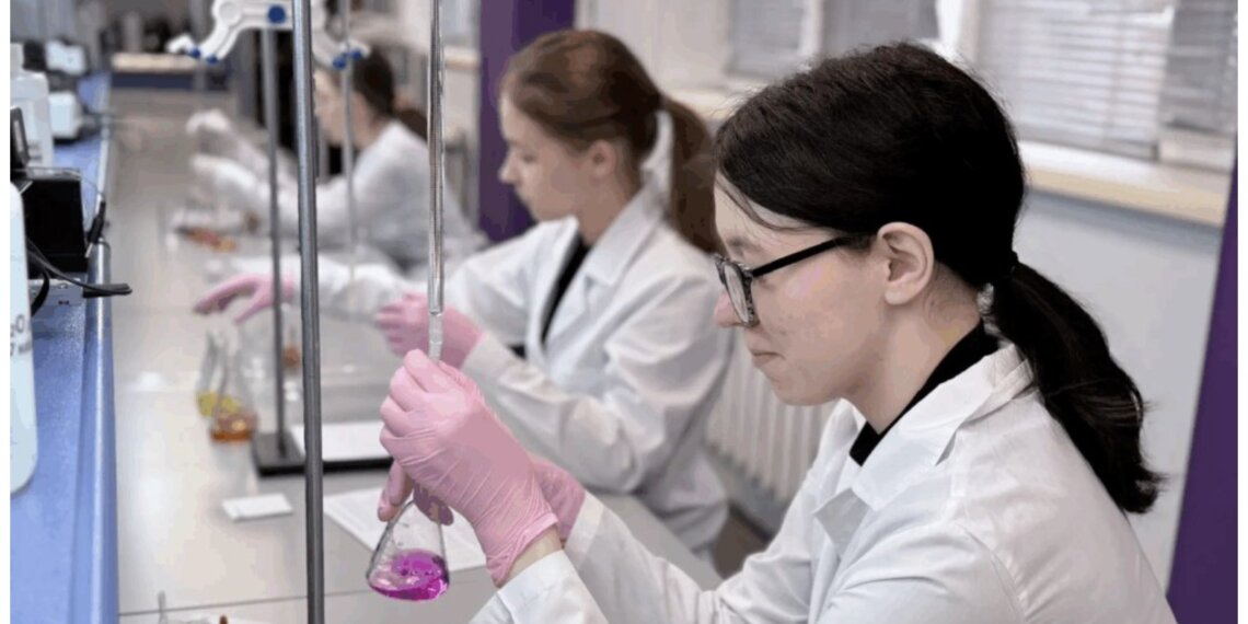 На базе Новосибирского химколледжа создадут кластер для химической отрасли