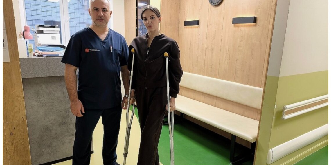 Снова на сцену: хирурги НИИТО провели балерине из Иркутска операцию на колене в Новосибирске