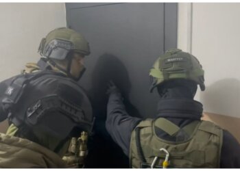 В Новосибирске задержали группу людей, подозреваемых в организации нелегального труда