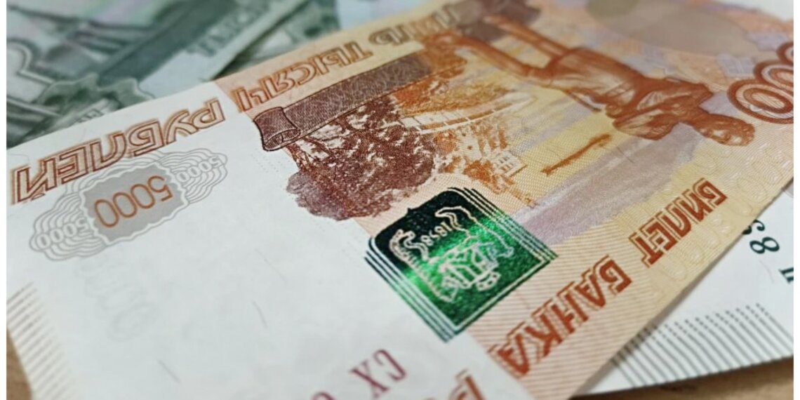 «Это ты на фото?» — и минус 15 тысяч: жительницу Камня-на-Оби развели через мессенджер