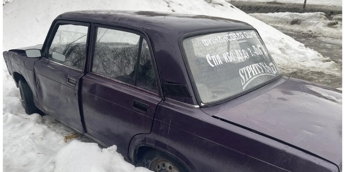 Брошенную «девятку-стритуху» нашли у заправки в Новосибирске