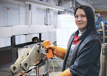 Банковское дело осталось в прошлом: как сибирячка нашла себя в профессии дефектоскописта локомотивного депо