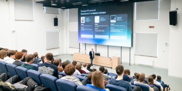 Председатель Сибирского банка Сбера рассказал студентам НГУ о влиянии ИИ на жизнь и карьеру в ближайшие 5 лет