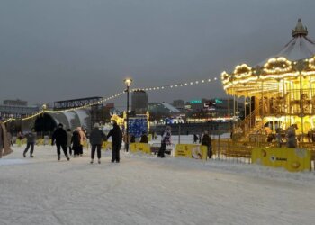 В парках Новосибирска закрыли большие горки: сезон зимних развлечений подходит к концу