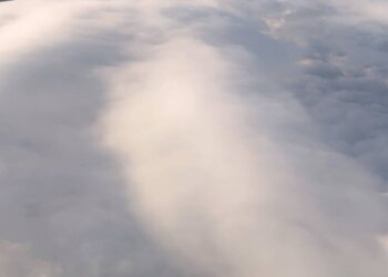 Пока туристы ждут эвакуации, спецборт МЧС доставил в Москву дипломатов и их семьи