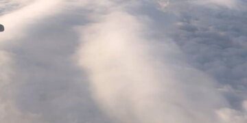 Пока туристы ждут эвакуации, спецборт МЧС доставил в Москву дипломатов и их семьи