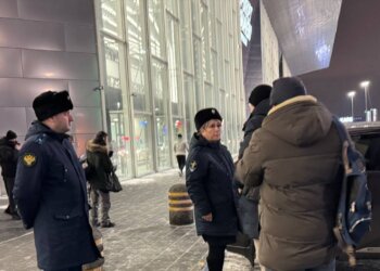 Директора стройфирмы задержали в аэропорту Новосибирска за хищение 9,6 млн. при реконструкции поликлиники