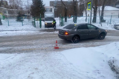 В Новосибирске под колеса Toyota попала 13-летняя девочка на пешеходном переходе