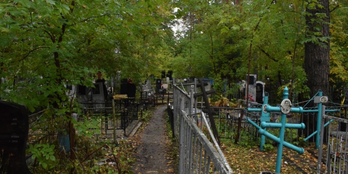 Из-за снежной зимы: в Новосибирске готовят кладбища к весеннему паводку