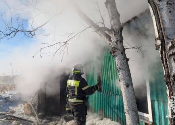 В первый день весны в НСО на пожаре погибли три человека