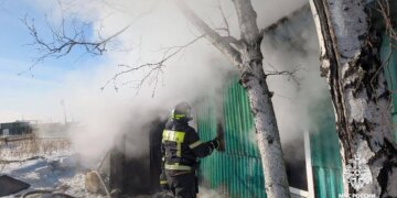 В первый день весны в НСО на пожаре погибли три человека