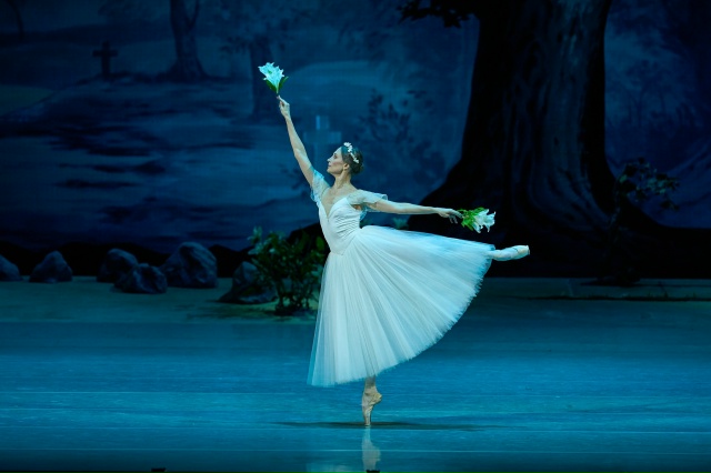 Прима-балерина НОВАТа Анна Одинцова стала народной артисткой России