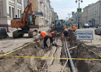 Не дожидаясь конца сезона: в центре Новосибирска сузят одну из улиц из-за ремонта теплотрассы