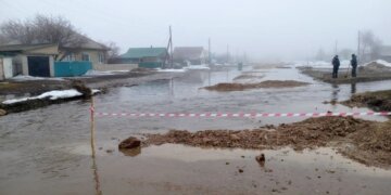 Талые воды начали топить сёла в Алтайском крае