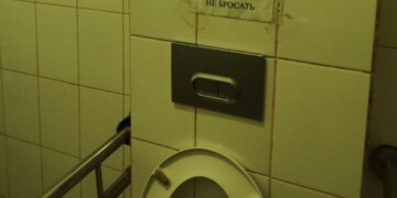 Антивандальные туалеты появятся на 42 конечных остановках Новосибирска