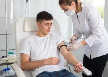 «Знание – безопасность»: в НСО продолжает снижаться количество новых случаев ВИЧ-инфекции